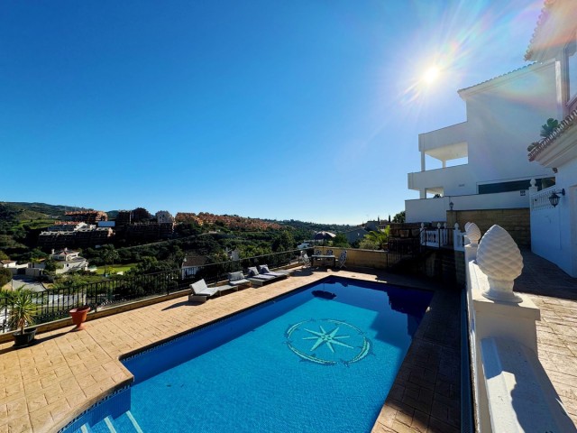 8 Sovrums Villa i Elviria