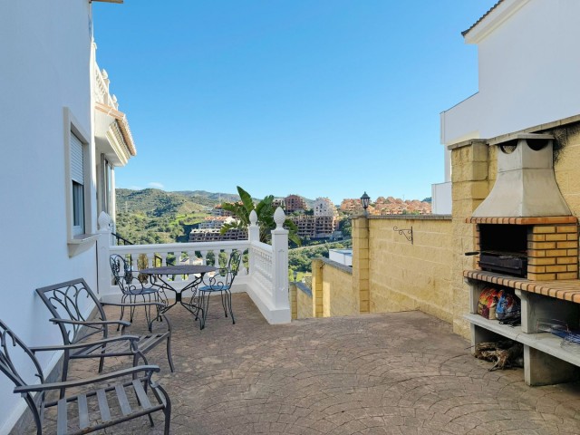 8 Sovrums Villa i Elviria