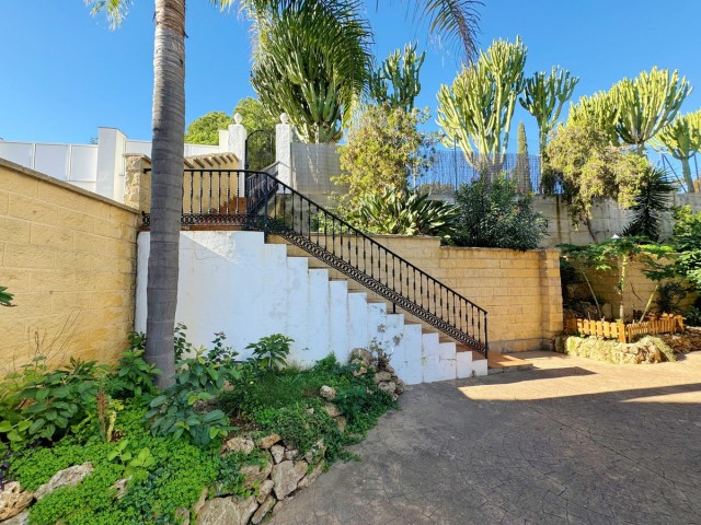 8 Sovrums Villa i Elviria