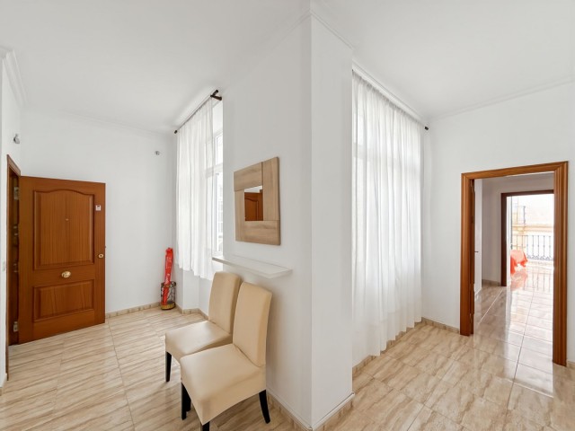 Apartamento con 4 Dormitorios  en Centro Histórico