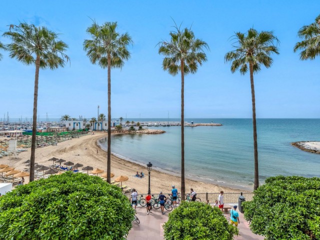 Appartement avec 3 Chambres  à Marbella