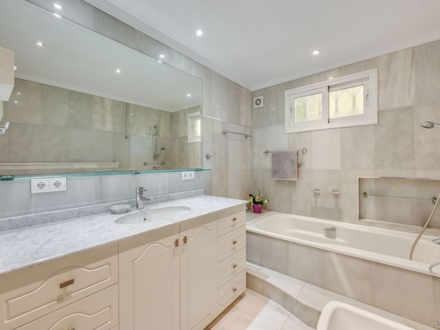 Appartement avec 3 Chambres  à Marbella