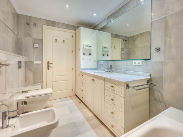 Appartement avec 3 Chambres  à Marbella