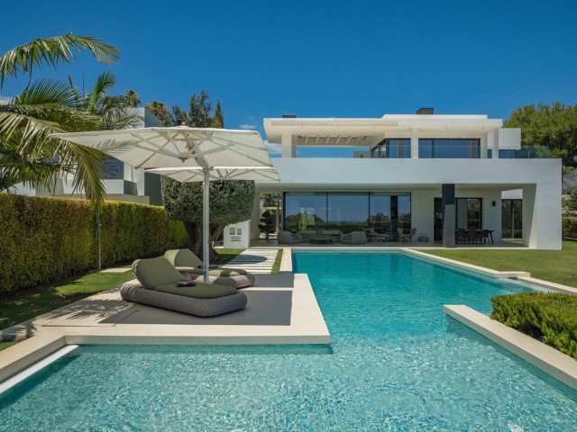 Villa avec 5 Chambres  à The Golden Mile
