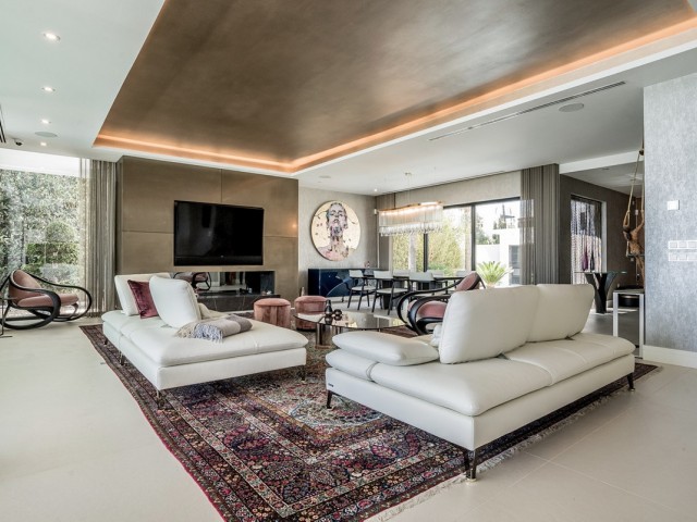 Villa avec 5 Chambres  à The Golden Mile