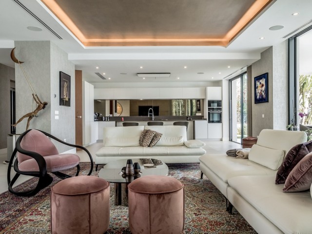Villa avec 5 Chambres  à The Golden Mile