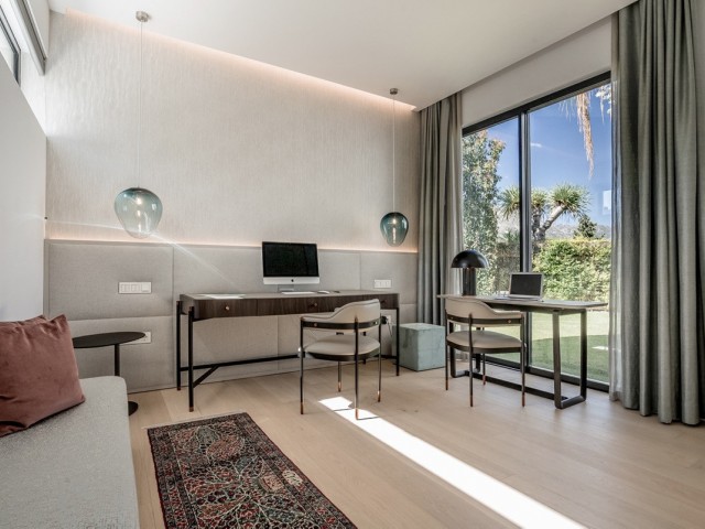 Villa avec 5 Chambres  à The Golden Mile
