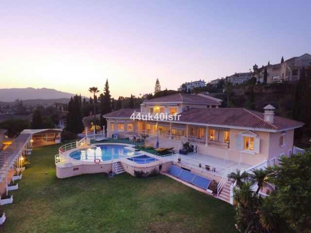 Villa avec 8 Chambres  à Mijas Golf