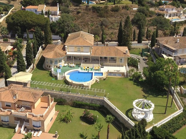 Villa avec 8 Chambres  à Mijas Golf