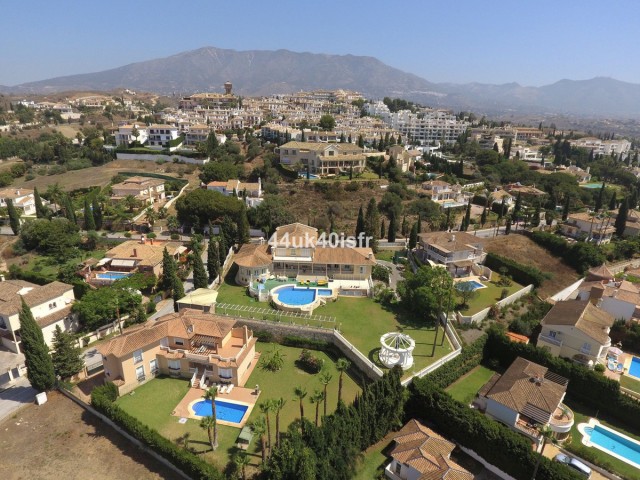Villa avec 8 Chambres  à Mijas Golf