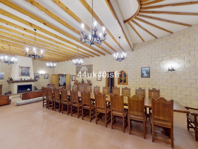 Villa avec 8 Chambres  à Mijas Golf