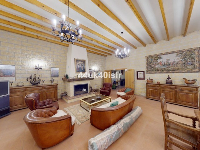Villa avec 8 Chambres  à Mijas Golf