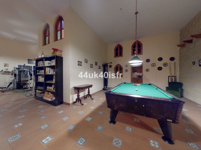 Villa avec 8 Chambres  à Mijas Golf