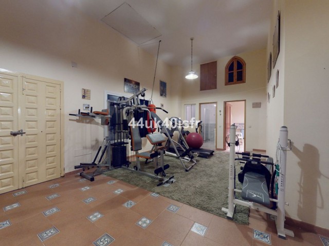 Villa avec 8 Chambres  à Mijas Golf