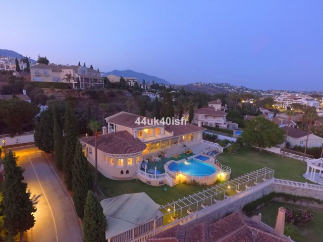 8 Soveroms Villa i Mijas Golf