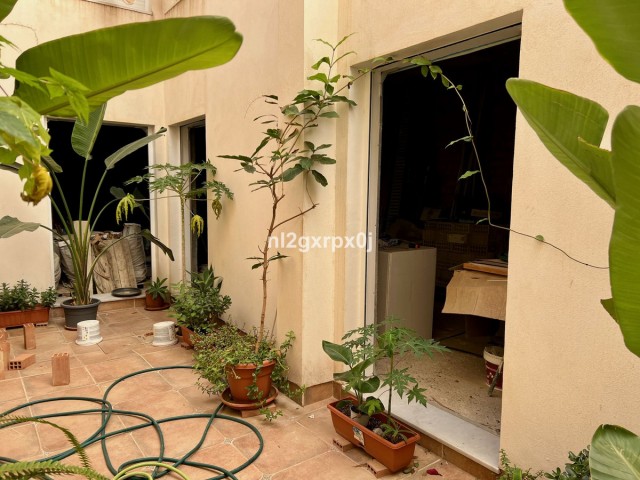 Comercial con 15 Dormitorios  en Las Lagunas