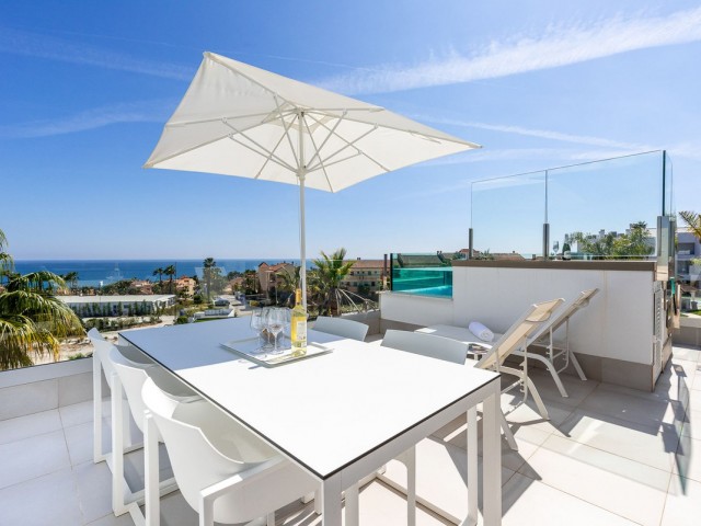 Apartamento con 2 Dormitorios  en Mijas