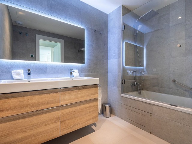 Apartamento con 2 Dormitorios  en Mijas