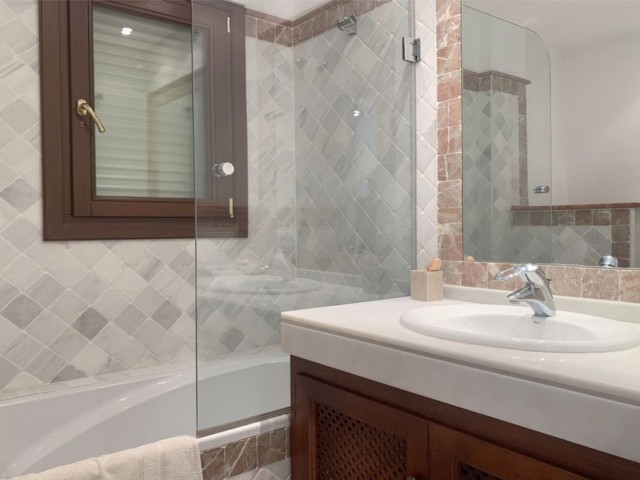 Apartamento con 2 Dormitorios  en The Golden Mile