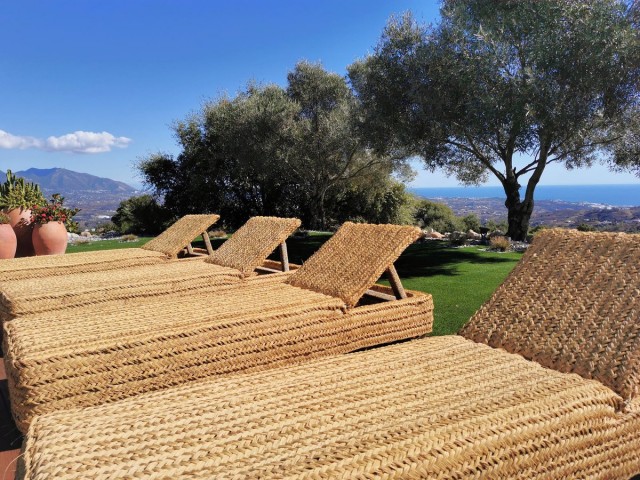 5 Slaapkamer Villa in La Mairena