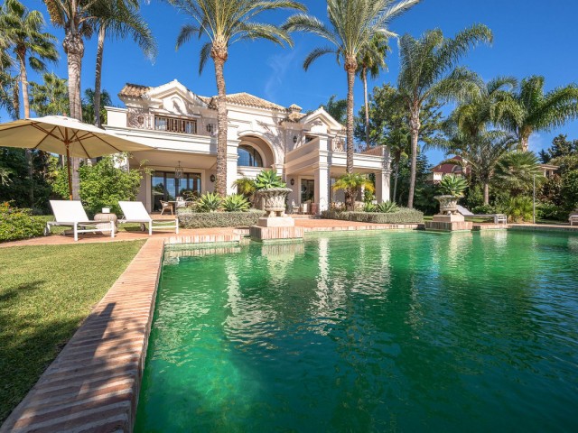 8 Schlafzimmer Villa in Guadalmina Baja