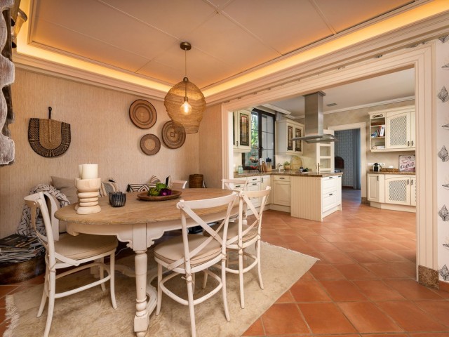 8 Schlafzimmer Villa in Guadalmina Baja