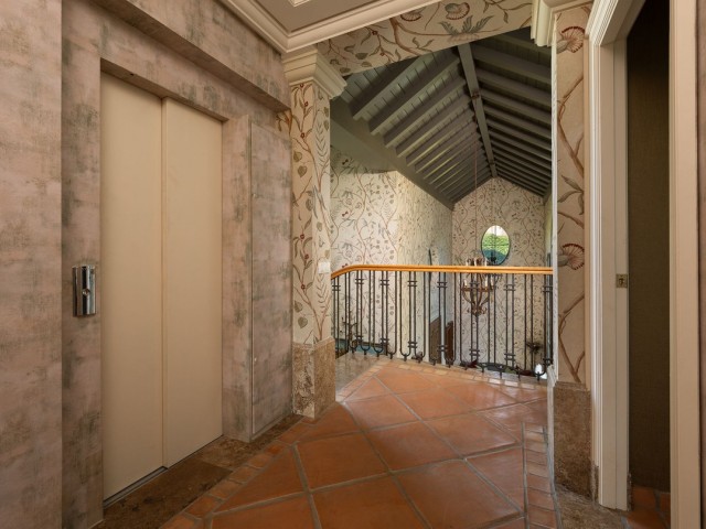 8 Schlafzimmer Villa in Guadalmina Baja