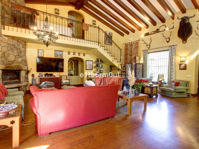 4 Schlafzimmer Villa in Ojén