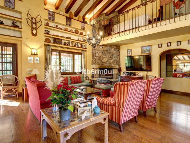 4 Schlafzimmer Villa in Ojén