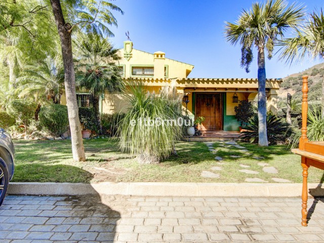 4 Schlafzimmer Villa in Ojén