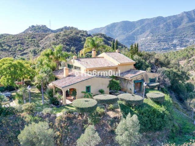 5 Makuuhuoneen Huvila Ojén