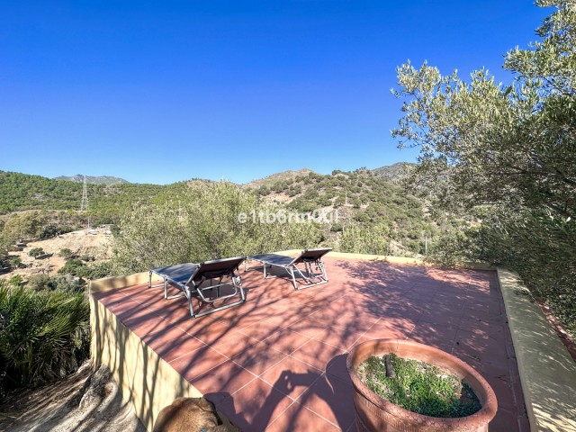 5 Makuuhuoneen Huvila Ojén