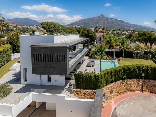 4 Slaapkamer Villa in Nueva Andalucía