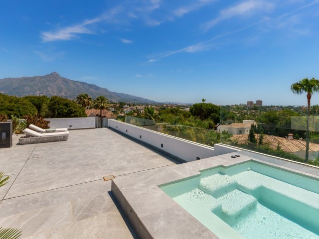 4 Slaapkamer Villa in Nueva Andalucía