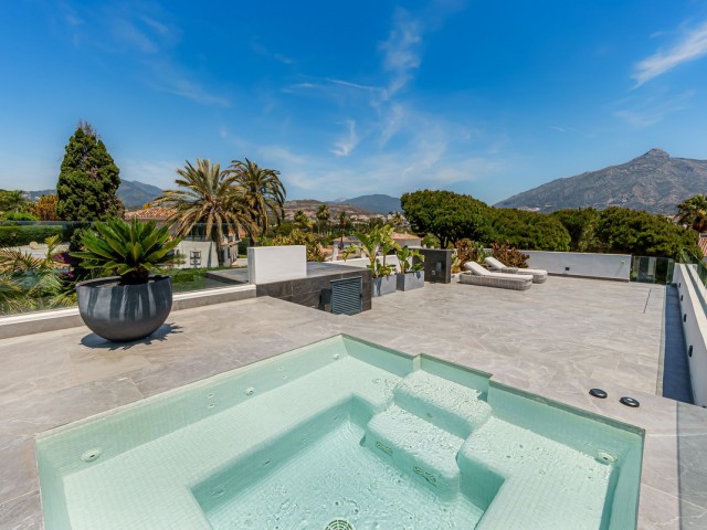 4 Slaapkamer Villa in Nueva Andalucía