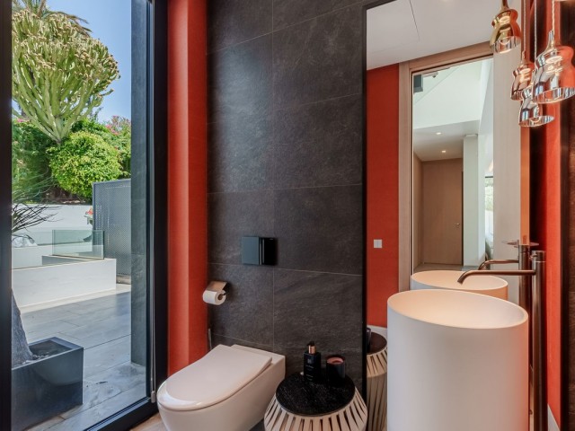 Villa avec 4 Chambres  à Nueva Andalucía