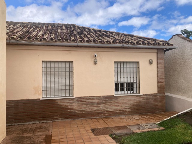 Villa con 4 Dormitorios  en Selwo