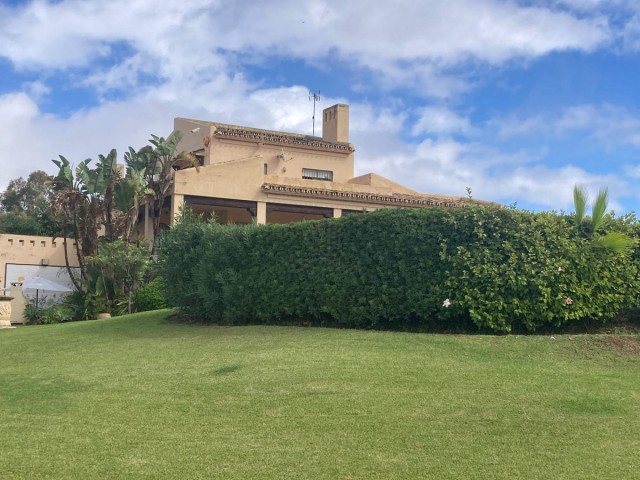 4 Bedrooms Villa in Selwo