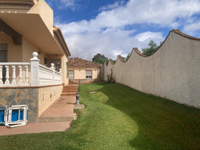 4 Bedrooms Villa in Selwo