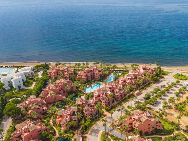 Appartement avec 3 Chambres  à Estepona