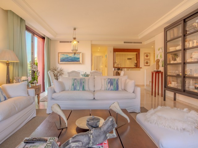 Appartement avec 3 Chambres  à Estepona