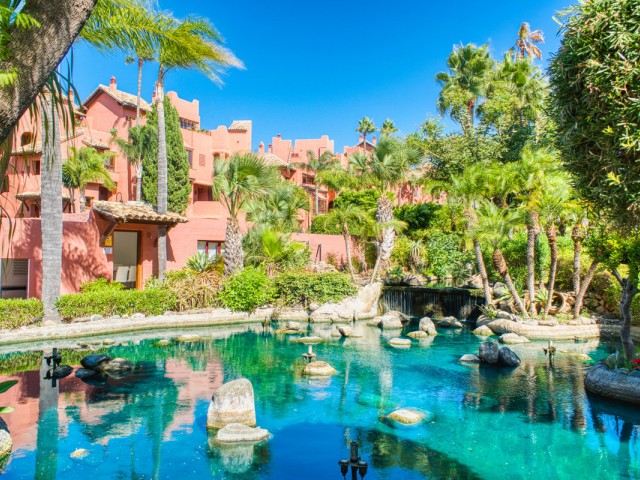 Appartement avec 3 Chambres  à Estepona