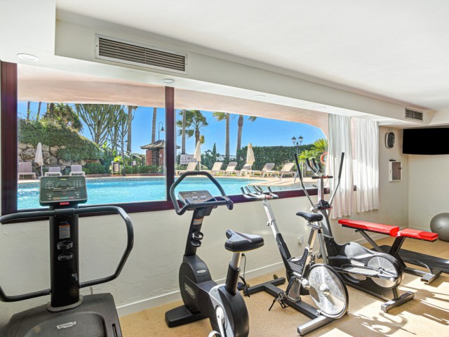 Appartement avec 3 Chambres  à Estepona