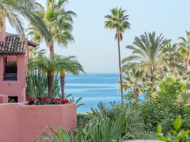 Appartement avec 3 Chambres  à Estepona