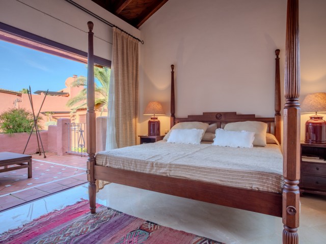 Appartement avec 3 Chambres  à Estepona