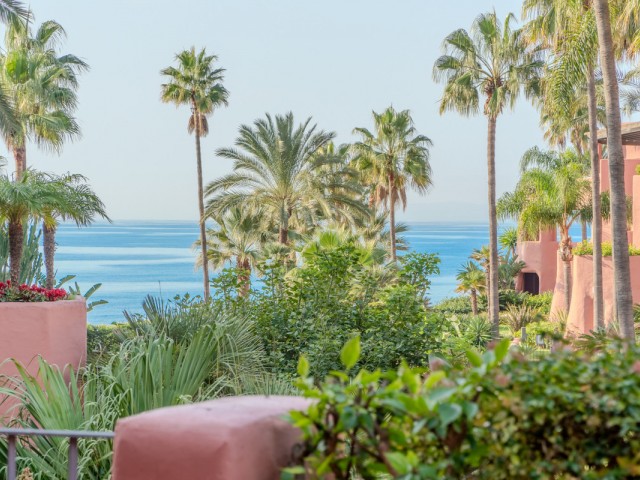 Appartement avec 3 Chambres  à Estepona