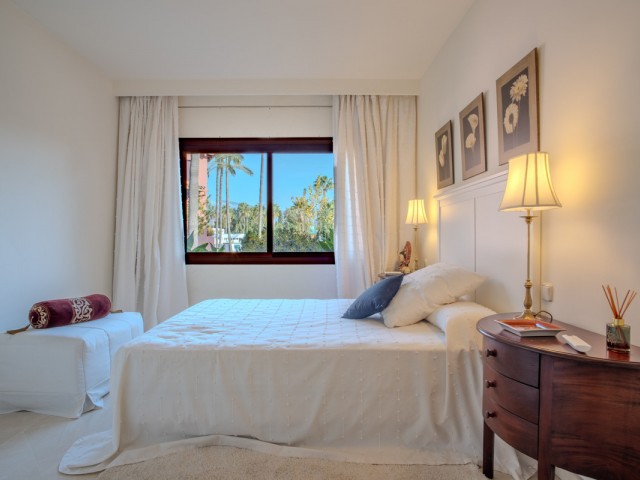 Appartement avec 3 Chambres  à Estepona