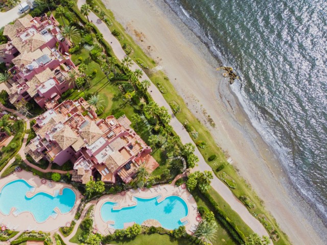 Appartement avec 3 Chambres  à Estepona