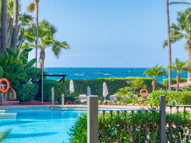 Appartement avec 3 Chambres  à Estepona