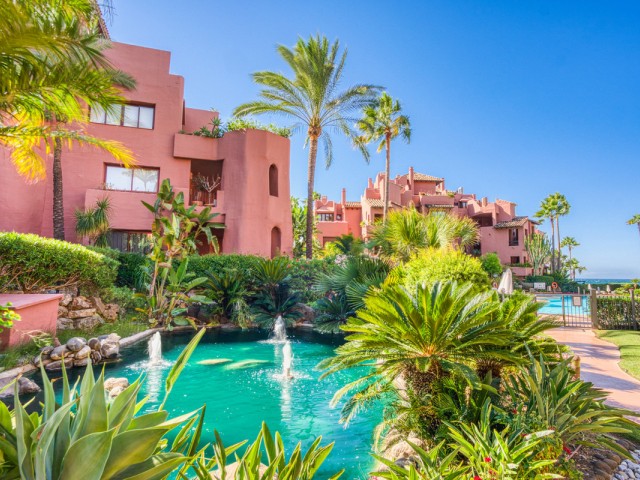 Appartement avec 3 Chambres  à Estepona